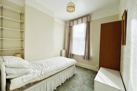 241 Minard Road, Catford, London, SE6 1NH