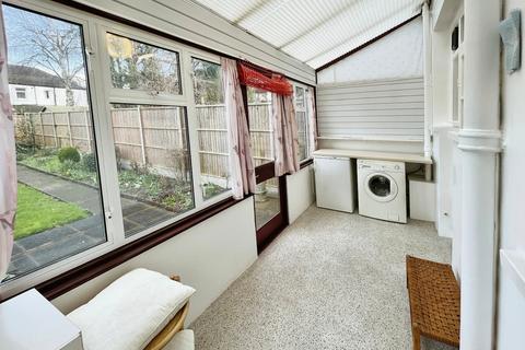 241 Minard Road, Catford, London, SE6 1NH