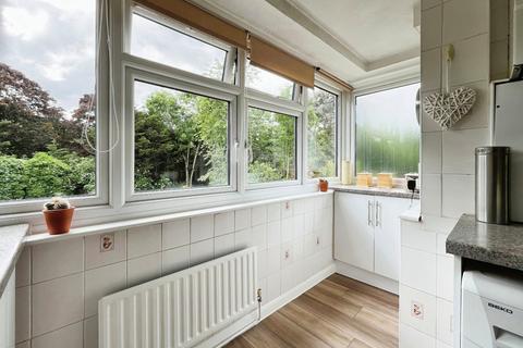 24 Meadowview Road, London, SE6 3NN