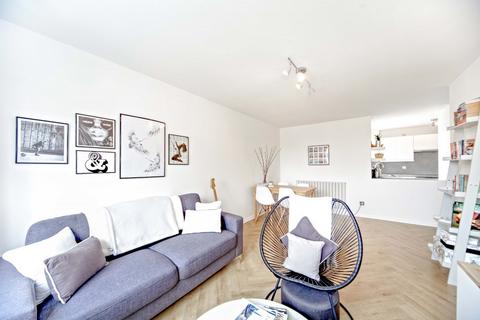 1 bedroom apartment for sale, McMillan Court, London SE6