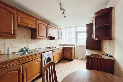 7 Claxton Path, London, SE4 2LR