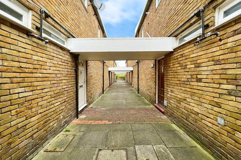 7 Claxton Path, London, SE4 2LR