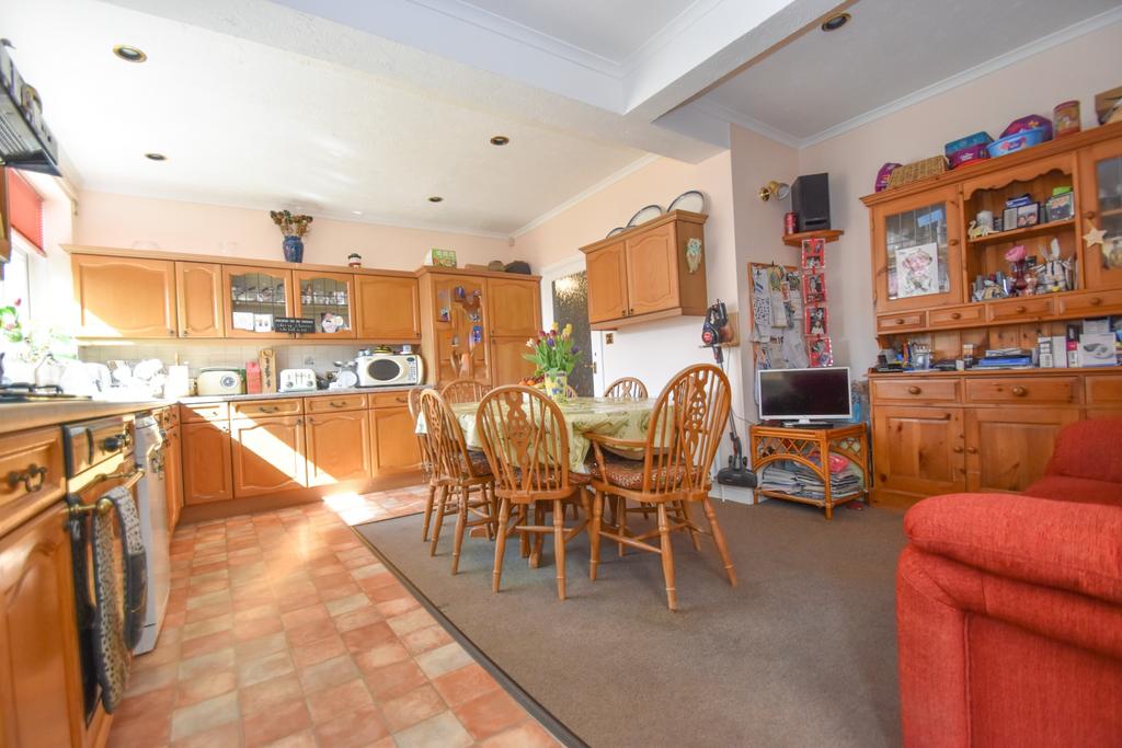 Dining kitchen