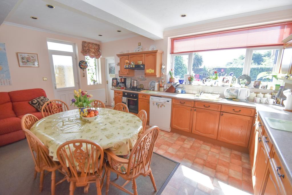 Dining kitchen