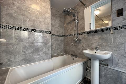 2 bedroom apartment to rent, Childeric Road, London SE14