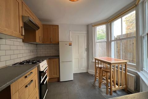 2 bedroom apartment to rent, Childeric Road, London SE14