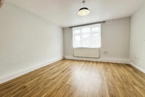 2 bedroom apartment to rent, Stanstead Road, London SE23