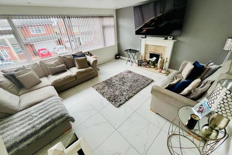 32 Baslow Drive, Heald Green, Cheadle, SK8 3HP