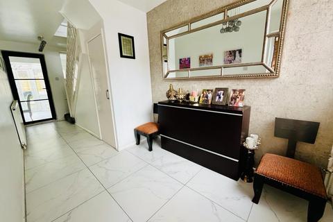 32 Baslow Drive, Heald Green, Cheadle, SK8 3HP