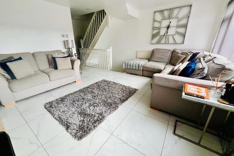 32 Baslow Drive, Heald Green, Cheadle, SK8 3HP