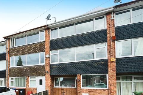 32 Baslow Drive, Heald Green, Cheadle, SK8 3HP
