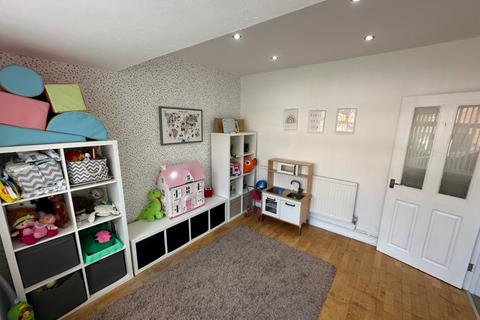 8 Cosham Road, Manchester, M22 5AL