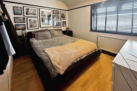 14 Gorsey Drive, Manchester, M22 9JE