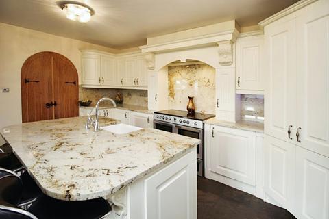 6 bedroom detached house for sale, Walbottle Road, Walbottle Village NE15