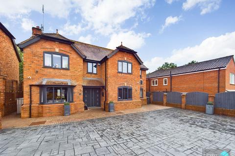 4 Gallows Hill, Kinver, Stourbridge, DY7 6BF