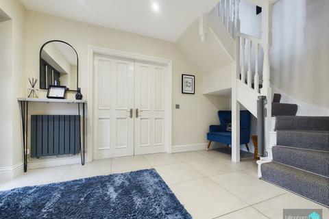 4 Gallows Hill, Kinver, Stourbridge, DY7 6BF