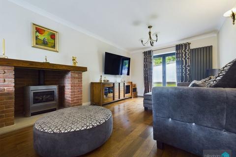 4 Gallows Hill, Kinver, Stourbridge, DY7 6BF