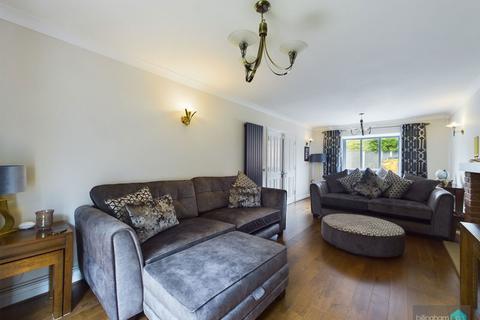 4 Gallows Hill, Kinver, Stourbridge, DY7 6BF