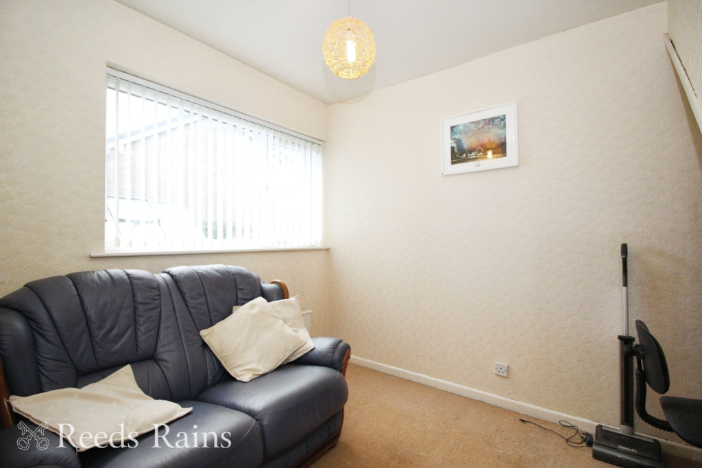 Sitting Room/Bedroom