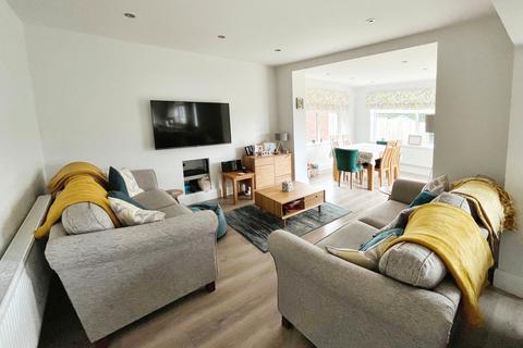 Sunrays Abbotts Lane, Penyffordd, Chester, CH4 0HW