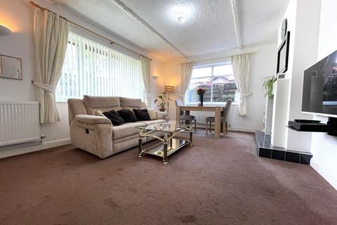 2 bedroom detached bungalow for sale, Hyde Road, Woodley