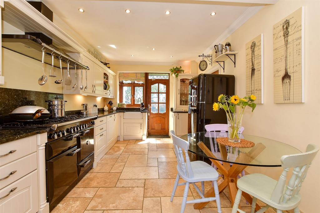 Kitchen/ Breakfast Room