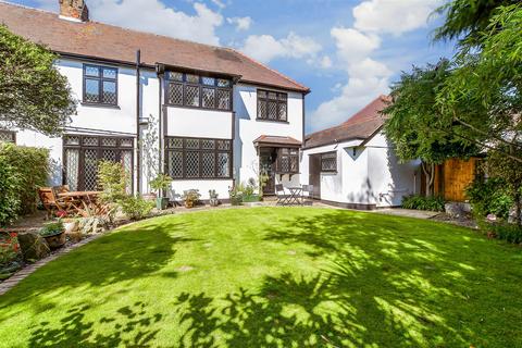 3 bedroom semi-detached house for sale, Edward Close, Gidea Park, Essex