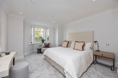 3 bedroom flat for sale, Magna Carta Park, Cooper's Hill, Englefield Green, Egham, Surrey, TW20