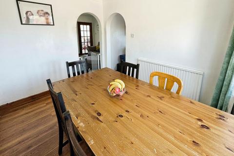 4 Dunlin Close, Porthcawl, CF36 3UA