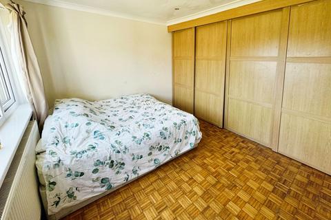 4 Dunlin Close, Porthcawl, CF36 3UA