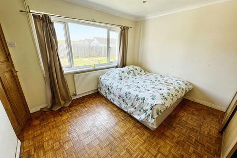4 Dunlin Close, Porthcawl, CF36 3UA
