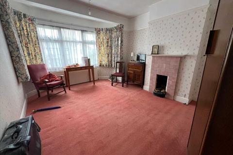 3 bedroom property for sale, Fairway Avenue, Kingsbury, NW9