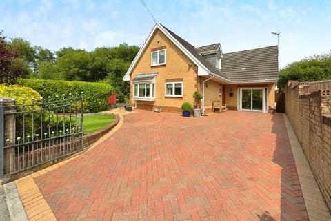 4 bedroom detached house for sale, Heol Yr Orsaf, Bridgend CF33