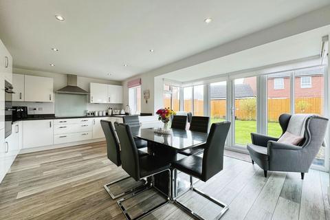 4 bedroom detached house for sale, Snow Crest Place, Nantwich CW5