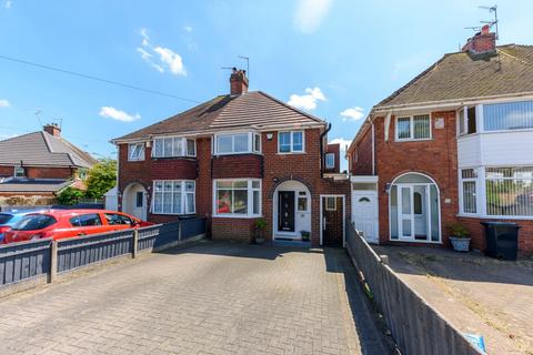 18 Compton Road, Halesowen, B62 9TD