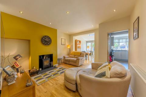 18 Compton Road, Halesowen, B62 9TD