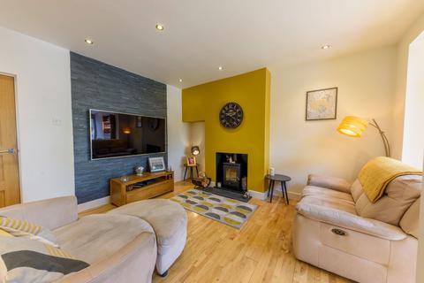 18 Compton Road, Halesowen, B62 9TD