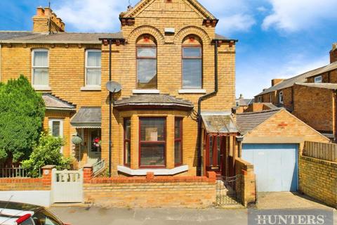 3 bedroom end of terrace house for sale, Gordon Street, Scarborough