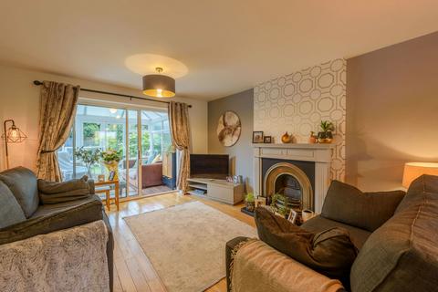 13 Forth Way, Halesowen, B62 9PR