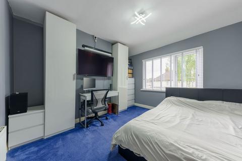 92 Barnford Crescent, Oldbury, B68 8PR