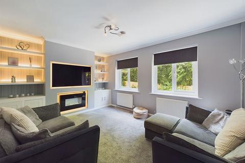 1 Glenview, St Austell, PL25 5HR