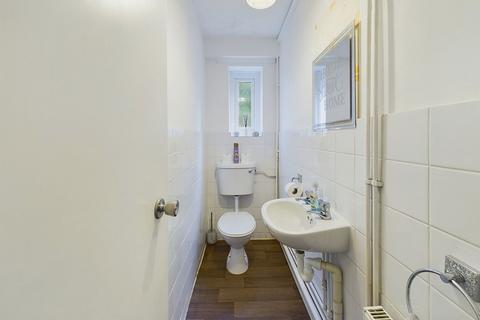 1 Glenview, St Austell, PL25 5HR
