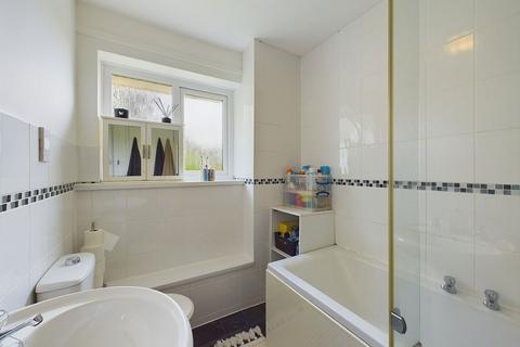 1 Glenview, St Austell, PL25 5HR