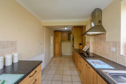 8 Highmore Drive, Birmingham, B32 3JY