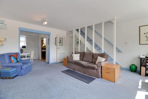 20 Bedster Gardens, West Molesey, KT8 1SZ