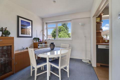 20 Bedster Gardens, West Molesey, KT8 1SZ