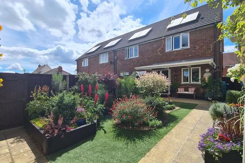 2 bedroom end of terrace house for sale, Hamilton Road, Dunmow CM6