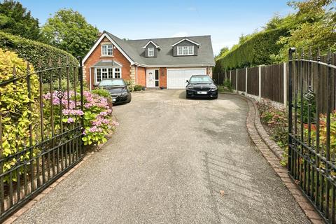 4 bedroom detached house for sale, Mill Hill Lane, Winshill, Burton-on-Trent, DE15