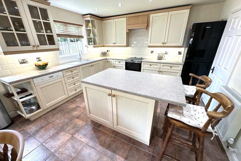 4 bedroom detached house for sale, Mill Hill Lane, Winshill, Burton-on-Trent, DE15