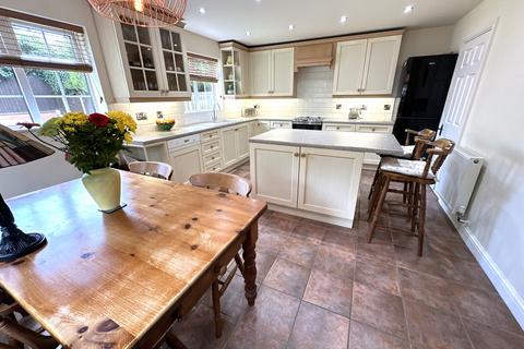 4 bedroom detached house for sale, Mill Hill Lane, Winshill, Burton-on-Trent, DE15